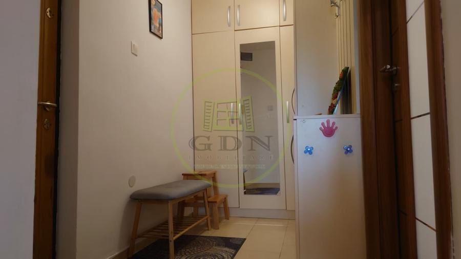 Apartament cu 2 camere decomandat, mobilat în Central