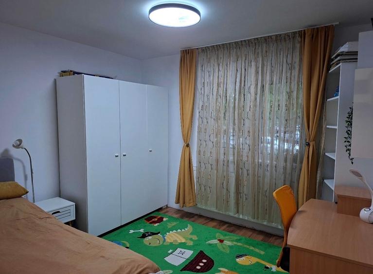 Apartament cu 2 camere semidecomandat, mobilat în Crângași