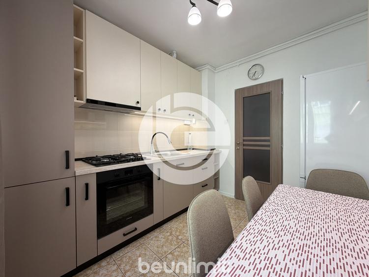 Apartament cu 3 camere decomandat, mobilat în Vasile Aaron