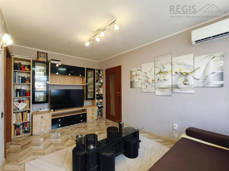 Apartament cu 3 camere semidecomandat în Florilor