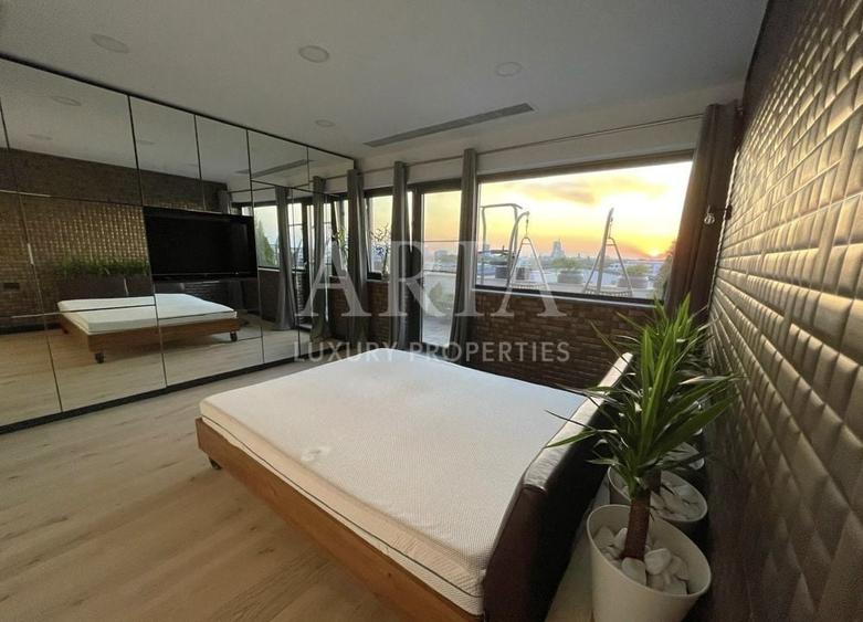 Penthouse cu 3 camere decomandat în Herăstrău