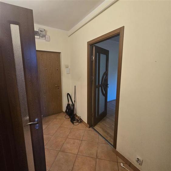 Apartament cu 2 camere semidecomandat în Piața Unirii