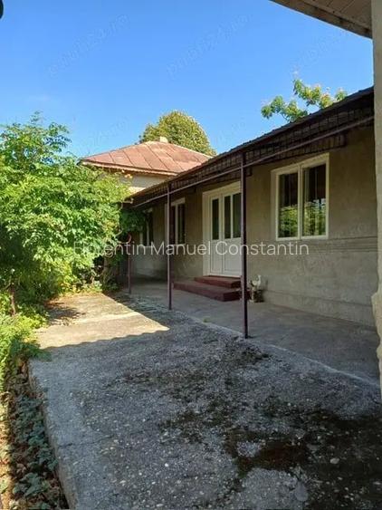 Casa spatioasa, 6 camere, 2 bucatarii + Anexe, Teren 1971mp