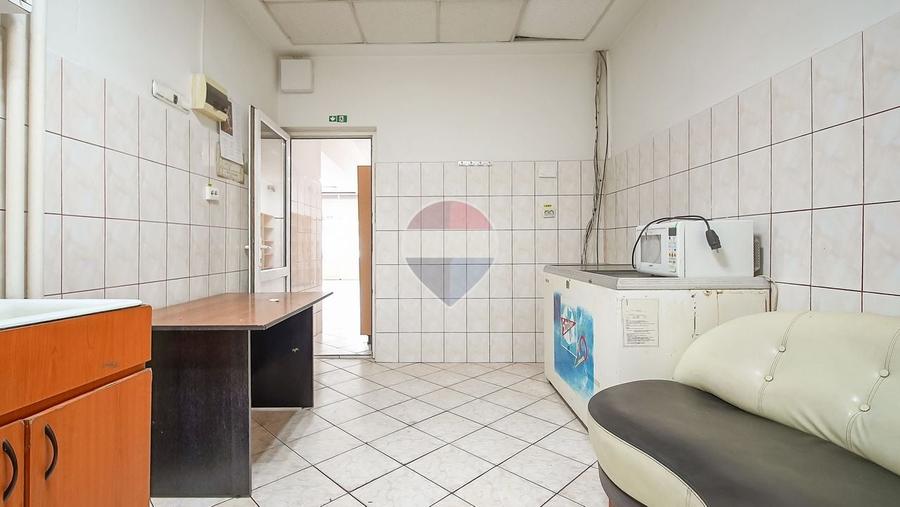 Spațiu comercial, de 80 mp, în Noua