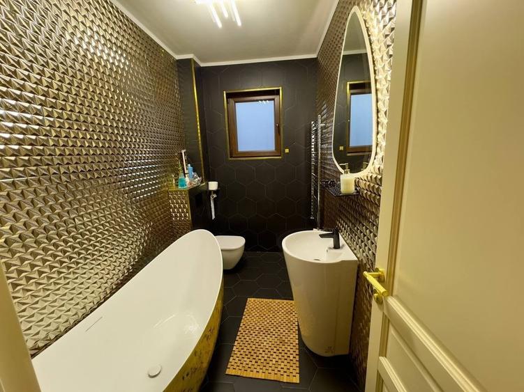 Casă individuală cu 5 camere cu Canalizare în Central