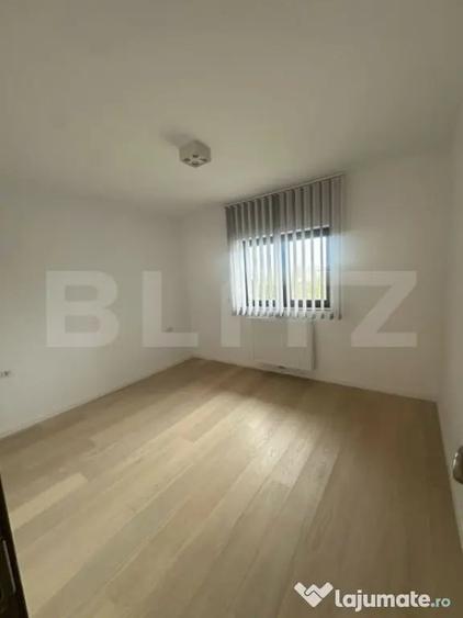 Casă cu 5 camere cu Teren 1600 Mp în Central
