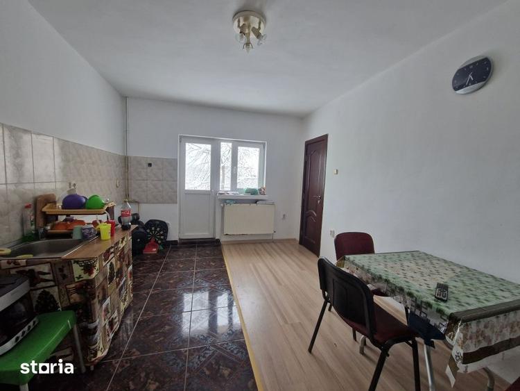 Casă cu 4 camere cu Teren 700 Mp în Recea