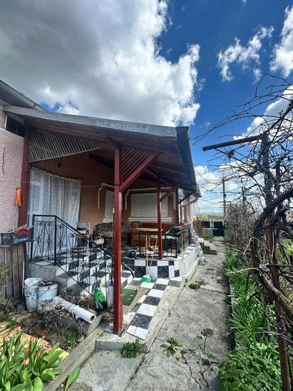 Casă cu 4 camere în Cuzdrioara