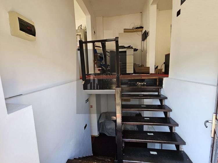 Casă individuală cu 5 camere cu Canalizare în Tineretului