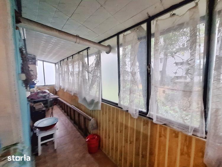 Apartament cu 3 camere semidecomandat în Mioriței