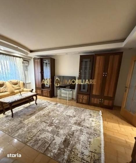 Apartament cu 3 camere în Nerva Traian