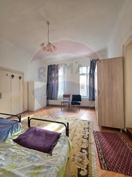 Casă cu 4 camere cu Teren 332 Mp în Ultracentral