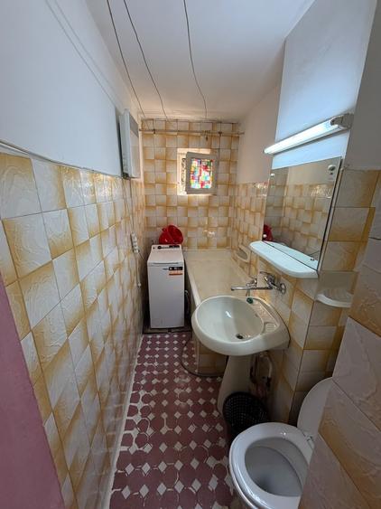 Apartament cu 3 camere nedecomandat în Complex Studențesc
