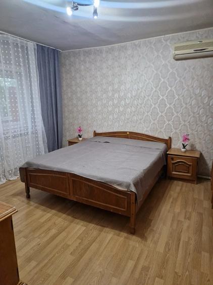 Apartament cu 3 camere decomandat în Traian