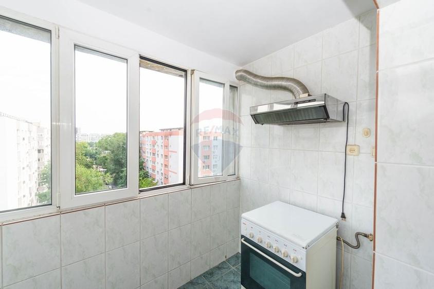 Apartament cu 3 camere decomandat în Crângași