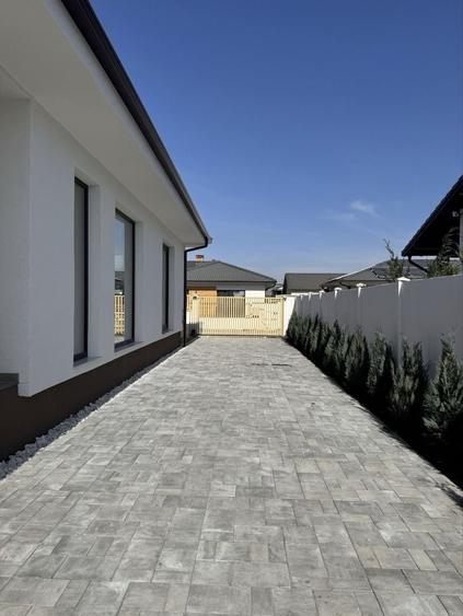Casă cu 4 camere în Exterior Vest