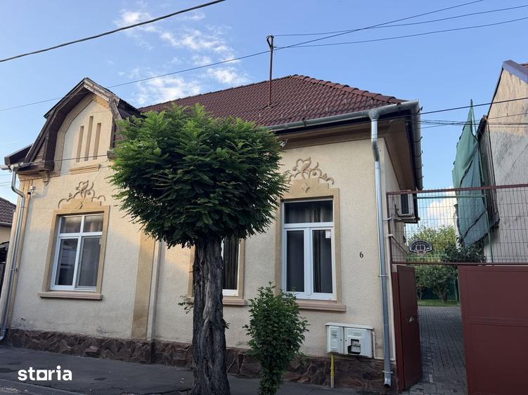 Casă cu 3 camere cu Teren 340 Mp în Libertății