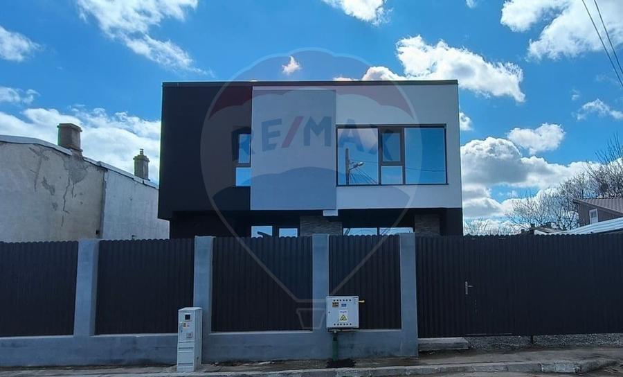 Casă cu 4 camere cu Teren 321 Mp în Port