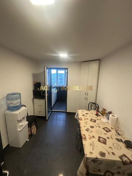 Apartament cu 4 camere decomandat, mobilat în Crângași