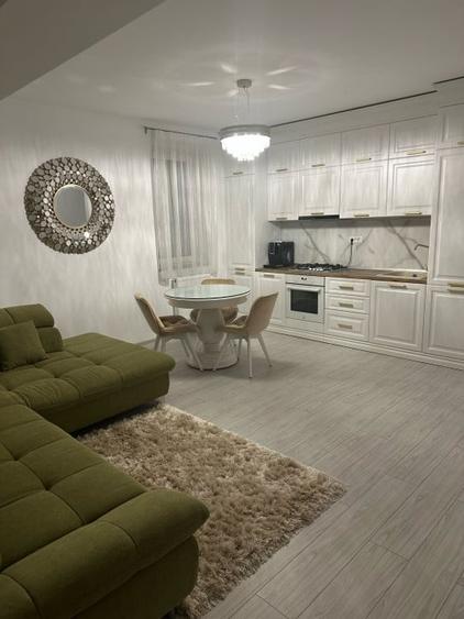 Apartament cu 2 camere decomandat, mobilat în Universitate