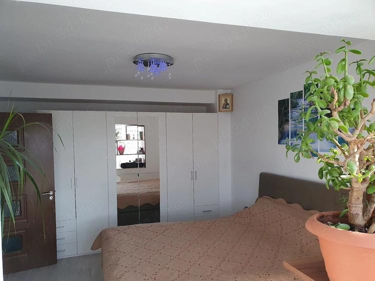 Apartament cu 4 camere decomandat, mobilat în Noua