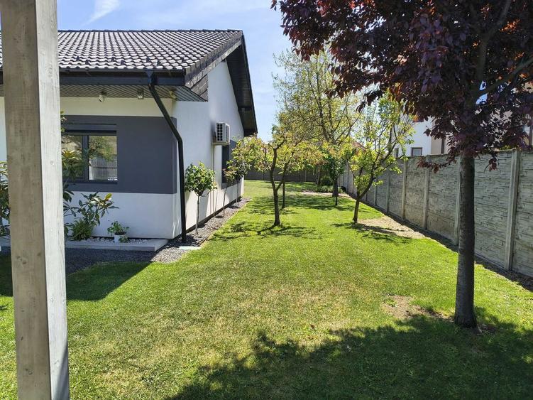 Casă cu 3 camere în Săcălaz