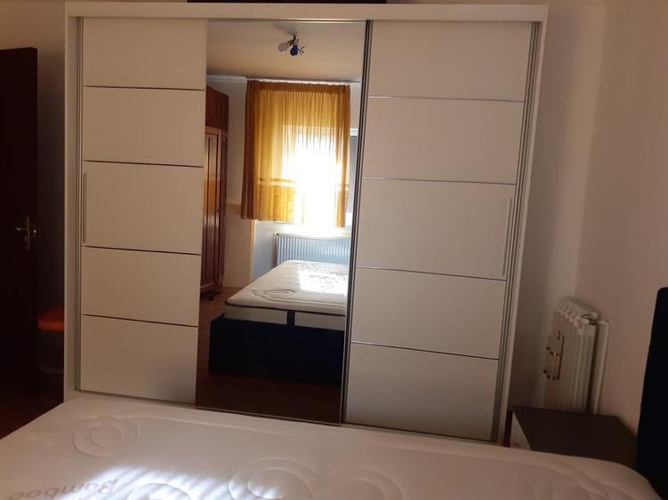 Casă cu 5 camere cu Teren 5600 Mp în Potlogi