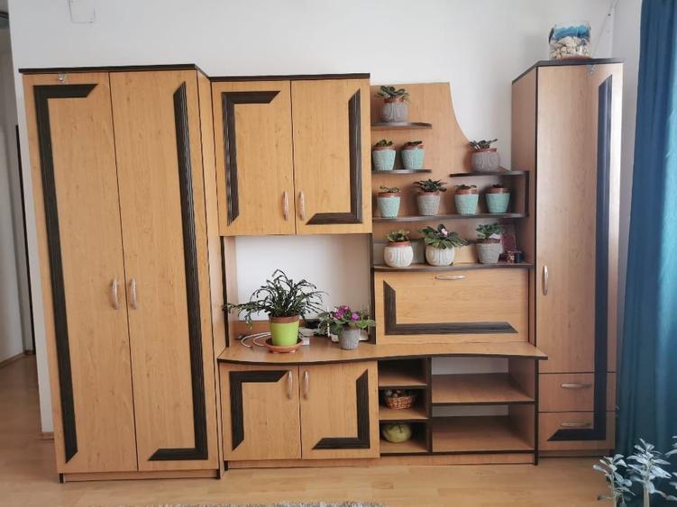 Apartament cu 3 camere semidecomandat, mobilat în Girocului
