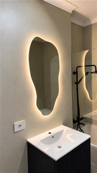 Apartament cu 2 camere nedecomandat în Tractorul
