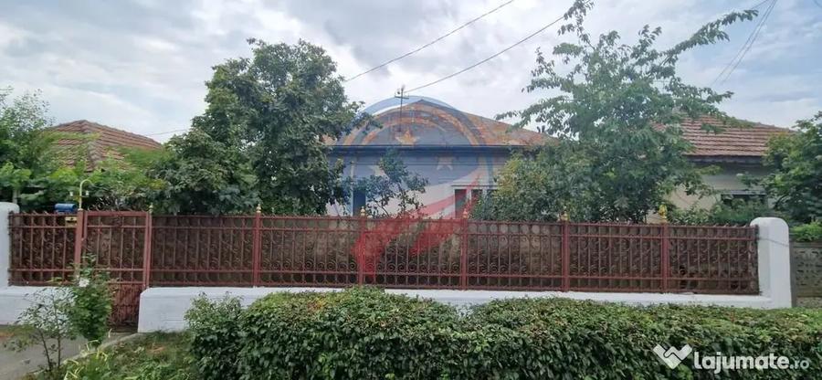 Casă cu 3 camere cu Teren 595 Mp în Central