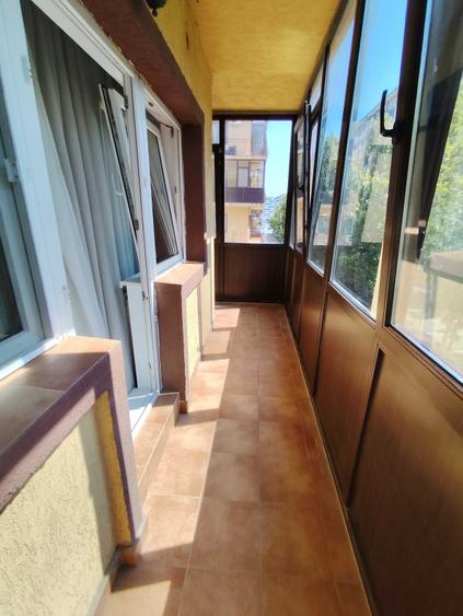 Apartament cu 2 camere decomandat în Roșu