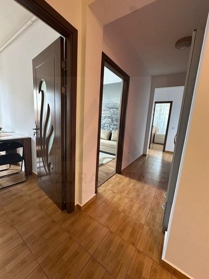 Apartament cu 3 camere decomandat, mobilat în Turnișor