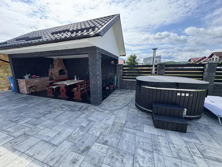 Casă cu Teren 400 Mp în Central