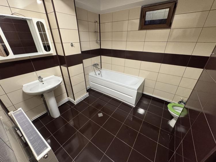 Apartament cu 2 camere decomandat, mobilat în Casa de Cultură