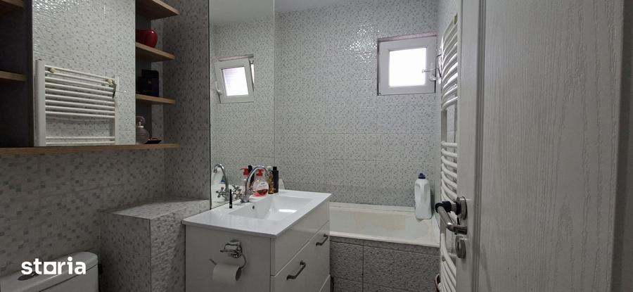 Apartament cu 3 camere în Micro 17
