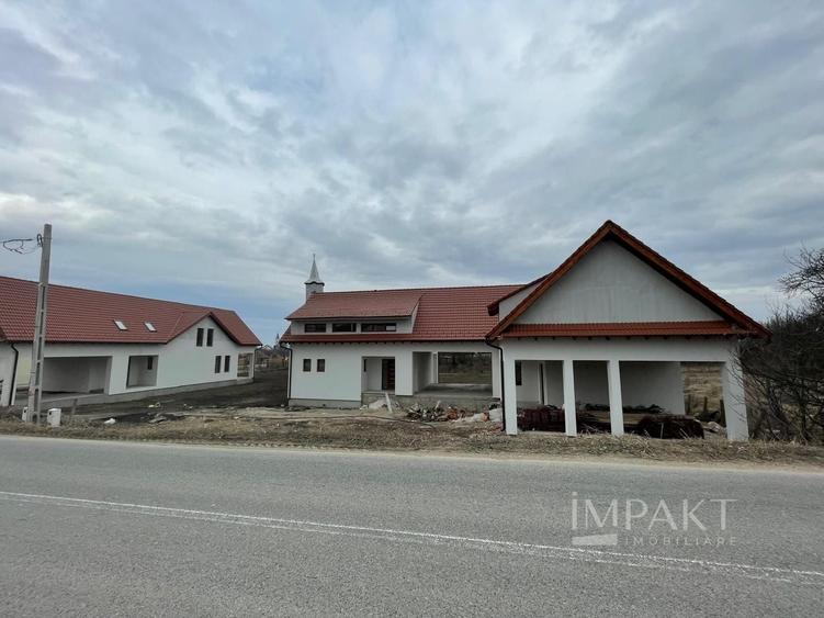 Duplex cu 4 camere semidecomandat cu Teren 800 Mp în Aiton