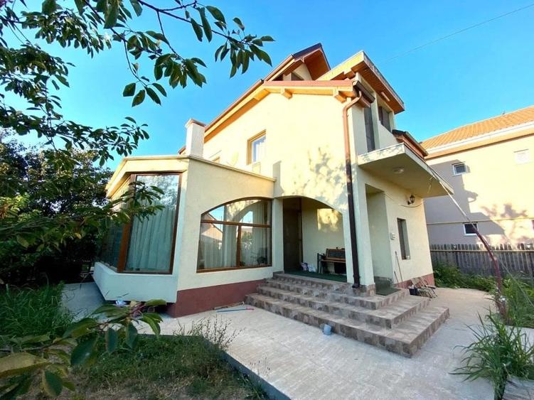 Casă individuală cu 5 camere cu Teren 302 Mp în Sud