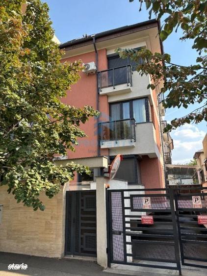 Apartament cu 2 camere, mobilat în Arcul de Triumf