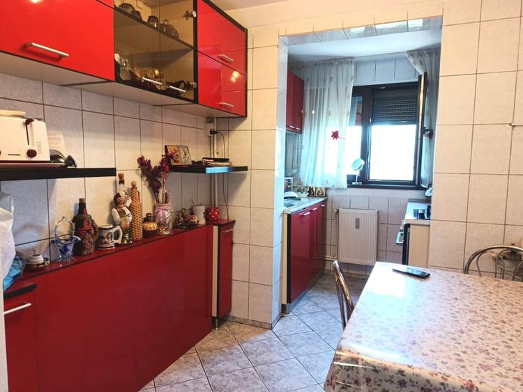 Apartament cu 2 camere decomandat în Titan