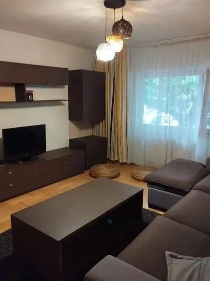 Apartament cu 2 camere decomandat, mobilat în Eroii Revoluției