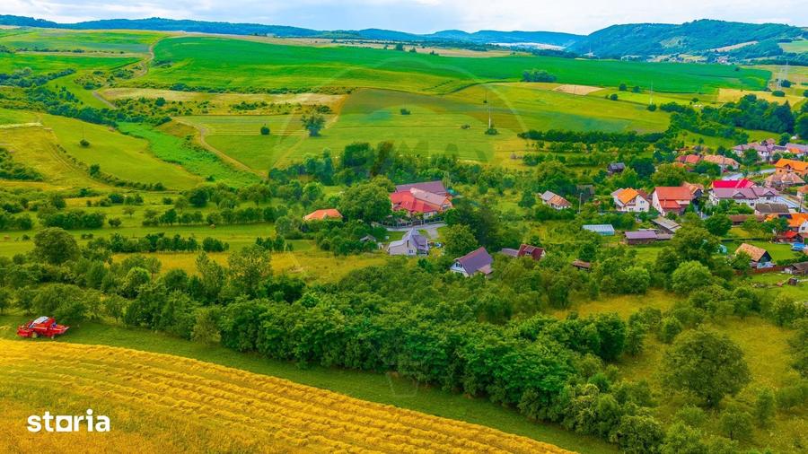 Casă cu 4 camere cu Teren 4874 Mp în Chiheru de Sus