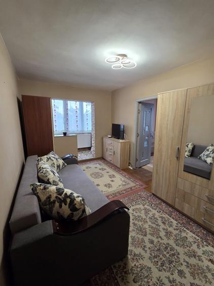 Apartament cu 2 camere semidecomandat, mobilat în Fortuna