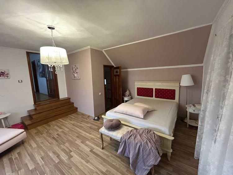 Casă cu 4 camere în Central