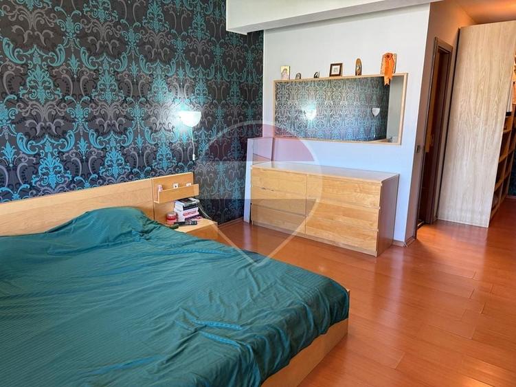 Duplex cu 7 camere cu Teren 235 Mp în Central
