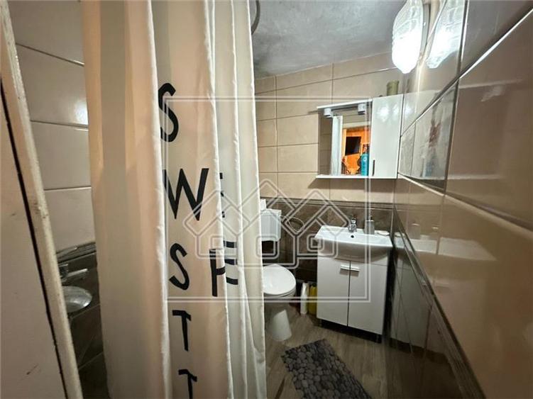 Casă individuală cu 8 camere cu Teren 971 Mp în Cârțișoara