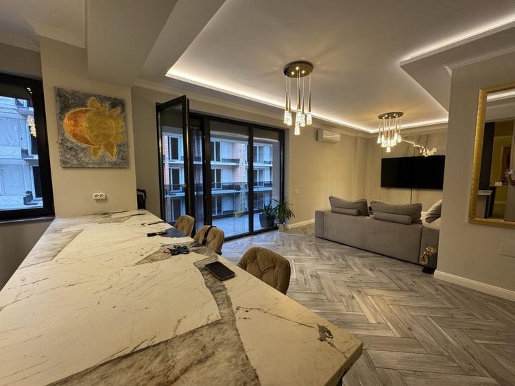 Apartament modern cu 3 camere si terasa generoasa | Loc de parcare subteran inclus | Via Pipera - 13