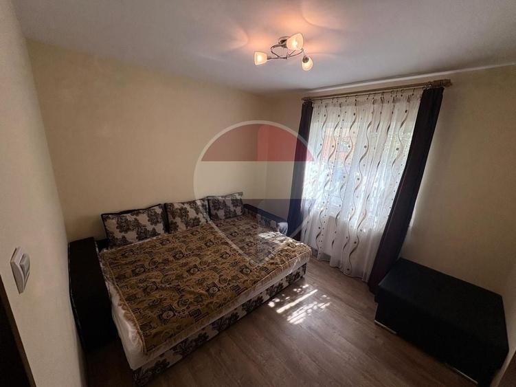 Apartament cu 3 camere decomandat, mobilat în Republicii