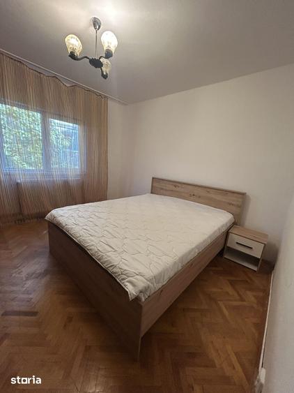 Apartament cu 4 camere decomandat în Bucovina