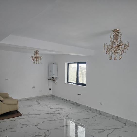 Casă individuală cu 6 camere cu Teren 412 Mp în Malu Mare