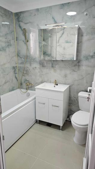 Apartament cu 3 camere decomandat în Tătărași